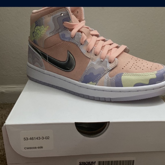 Women's Nike Air Jordan 1 Mid SE